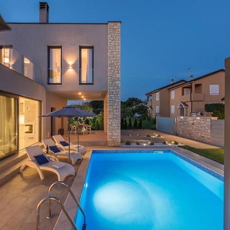 Villa Selest Умаг Екстериор снимка