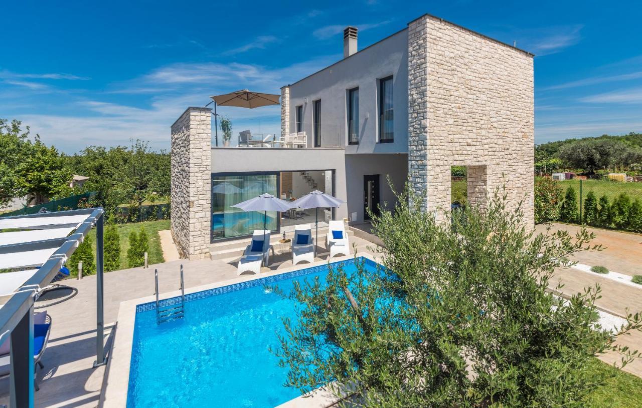 Villa Selest Умаг Екстериор снимка