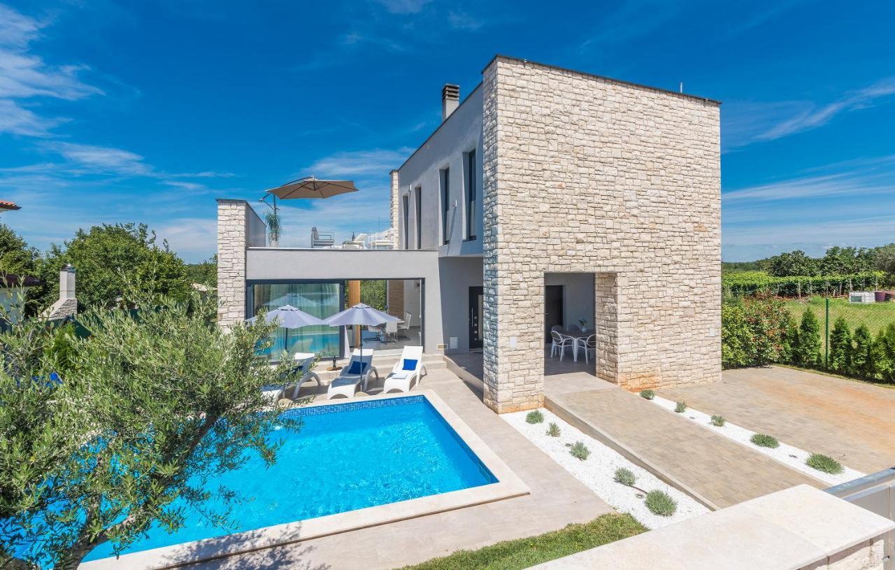 Villa Selest Умаг Екстериор снимка