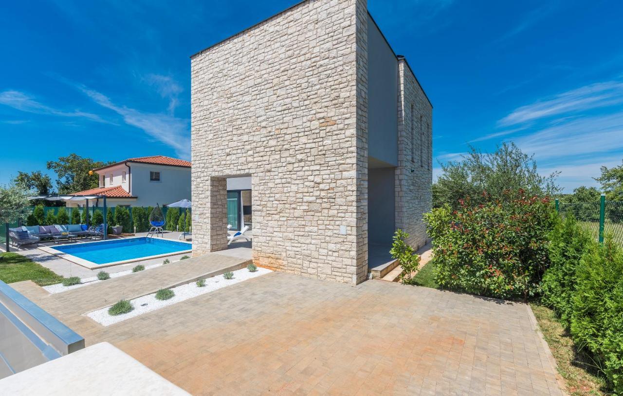 Villa Selest Умаг Екстериор снимка