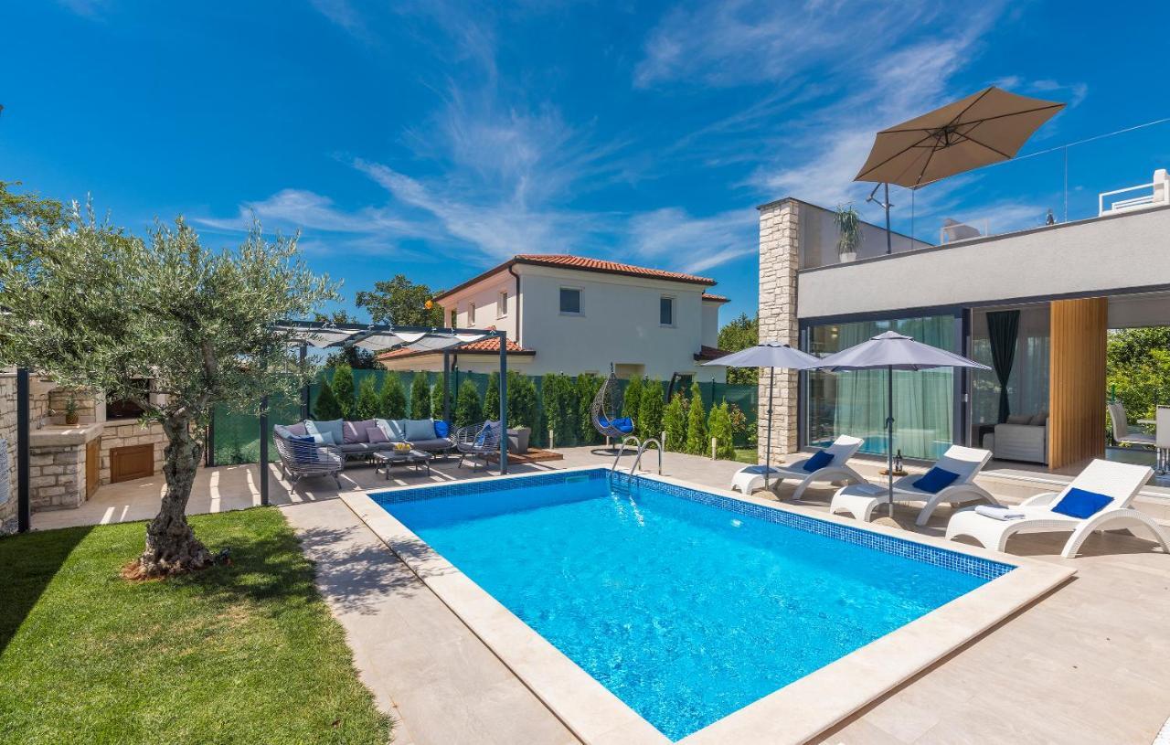 Villa Selest Умаг Екстериор снимка