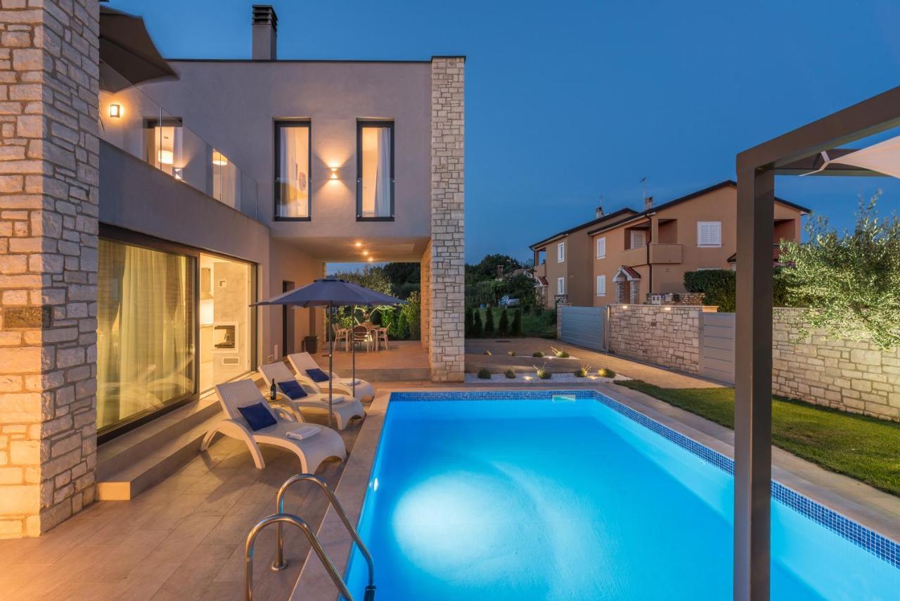 Villa Selest Умаг Екстериор снимка