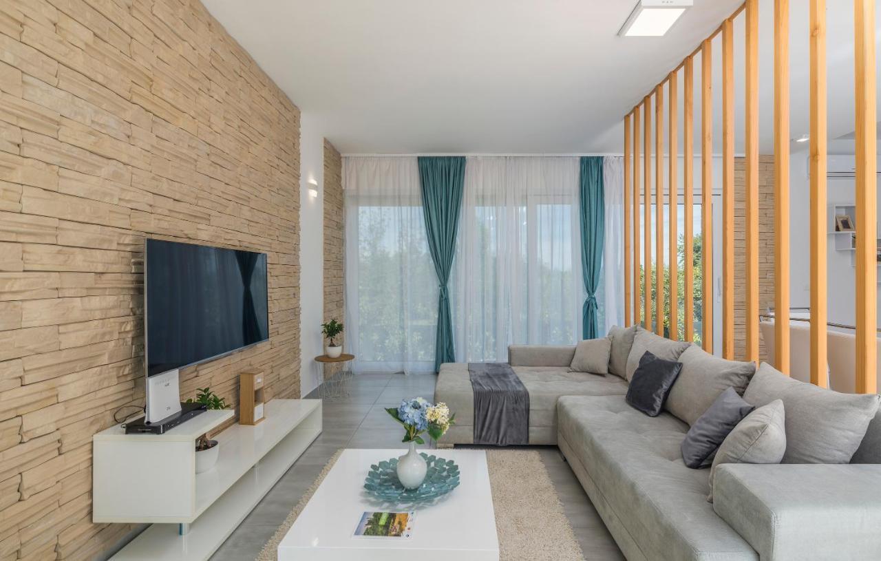 Villa Selest Умаг Екстериор снимка